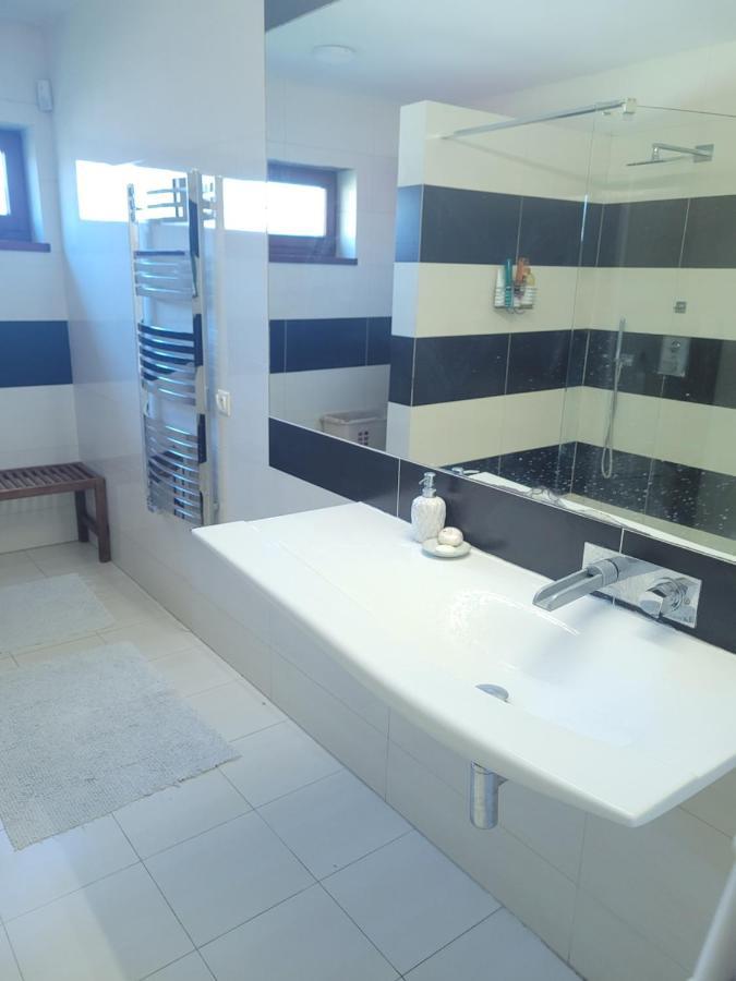 4 Pory Roku Appartement Łomianki Buitenkant foto